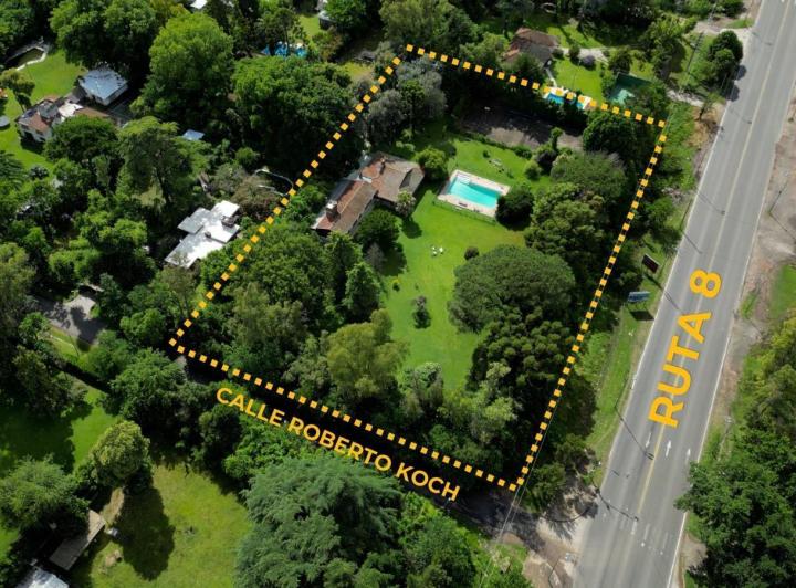 Terreno · 7400m²