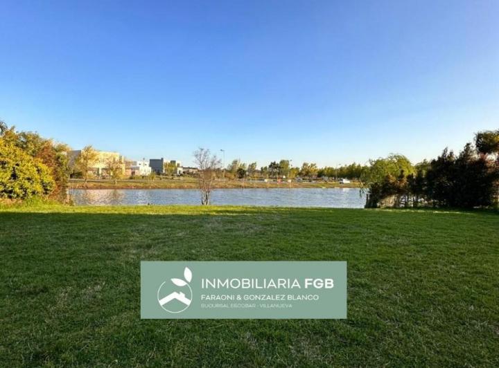 Terreno · 814m²