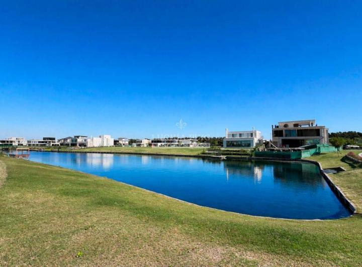 Terreno · 1031m²
