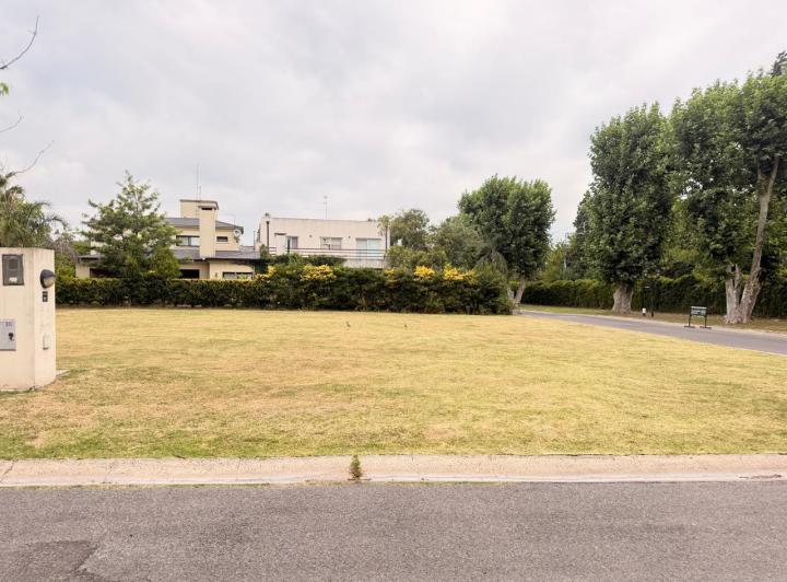Terreno · 425m²
