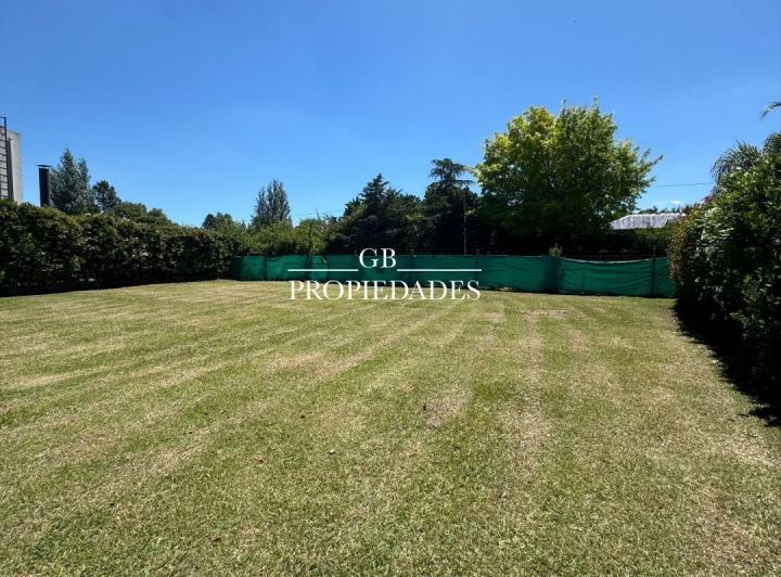 Terreno · 682m²
