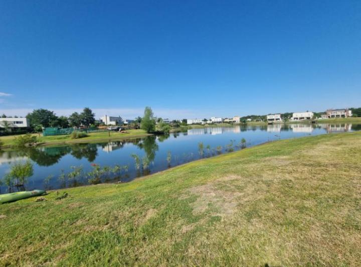 Terreno · 967m²