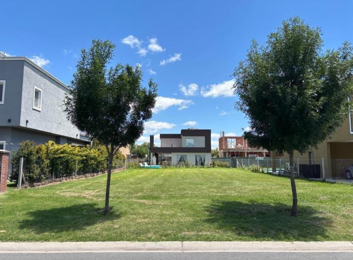 Terreno · 490m²