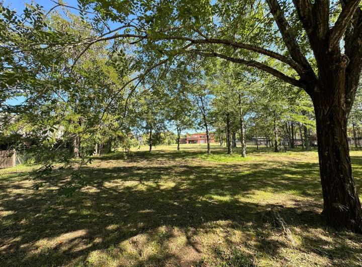 Terreno · 2042m²