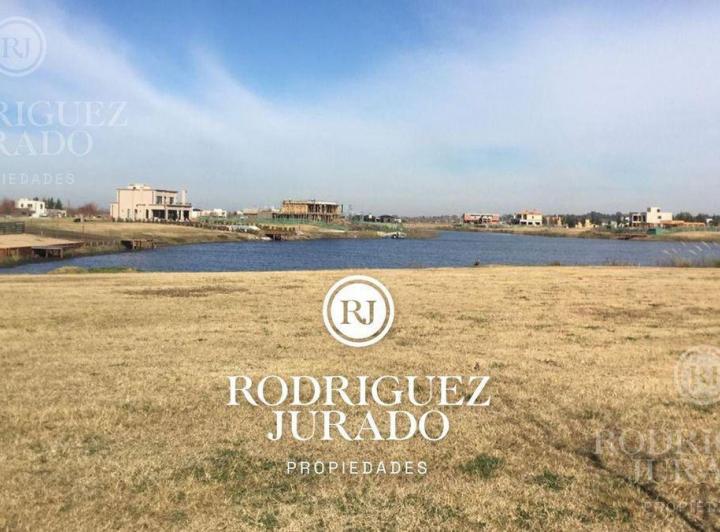 Terreno · 851m²