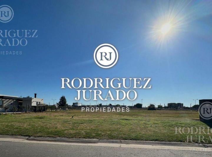 Terreno · 881m²