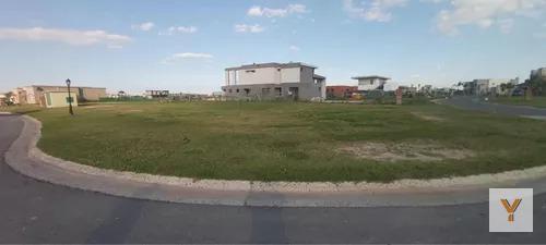 Terreno · 801m²