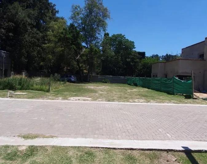 Terreno · 395m²