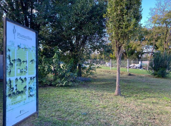 Terreno · 211m²