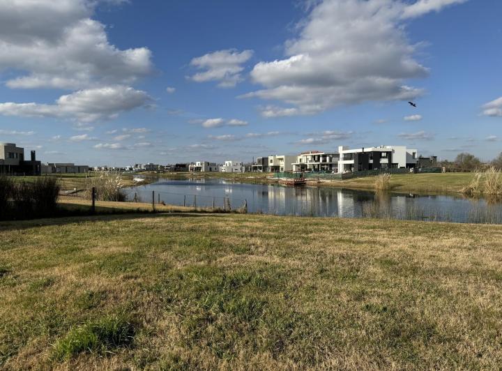 Terreno · 850m²