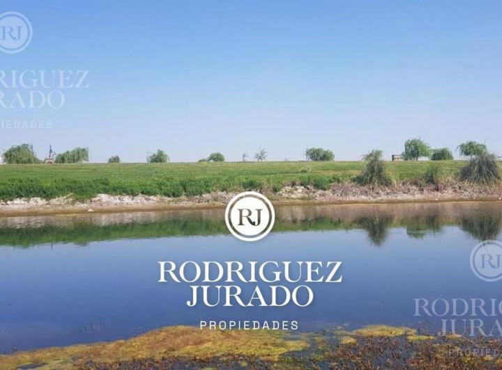 Terreno · 851m²