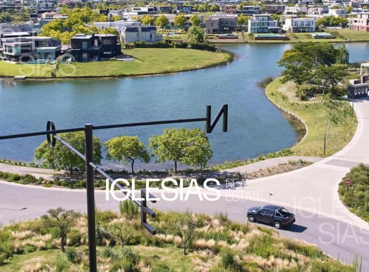 Terreno · 1046m²