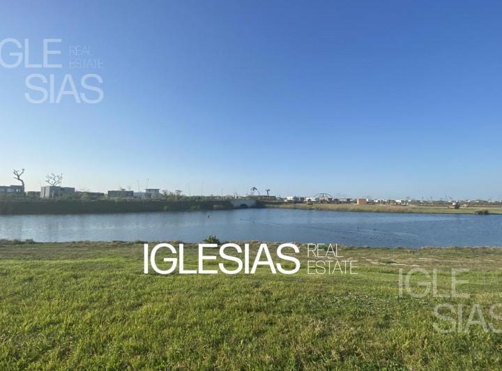 Terreno · 938m²