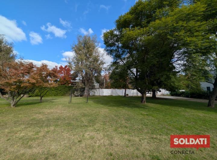 Terreno · 744m²