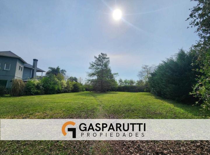 Terreno · 856m²