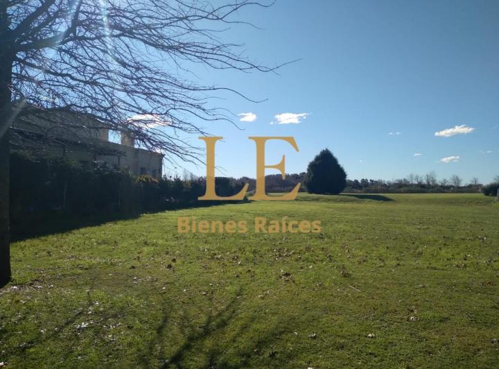 Terreno · 926m²