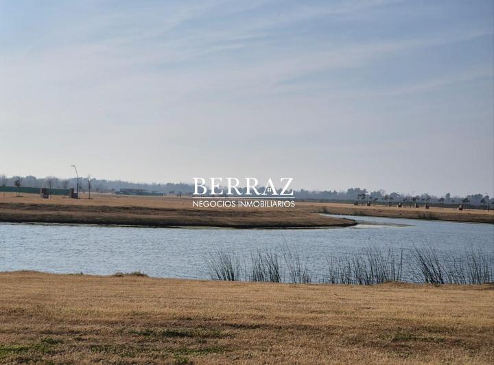 Terreno · 904m²