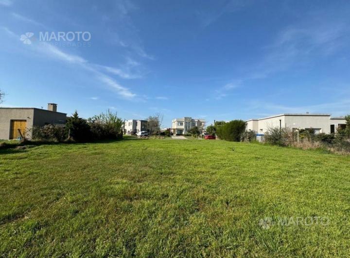 Terreno · 712m²