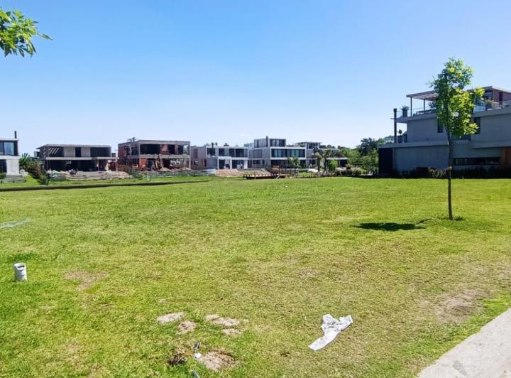 Terreno · 903m²