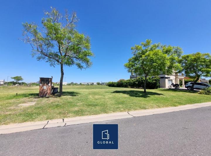 Terreno · 682m²