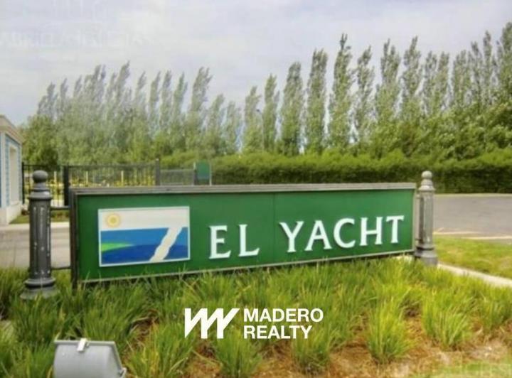 Terreno · 911m²