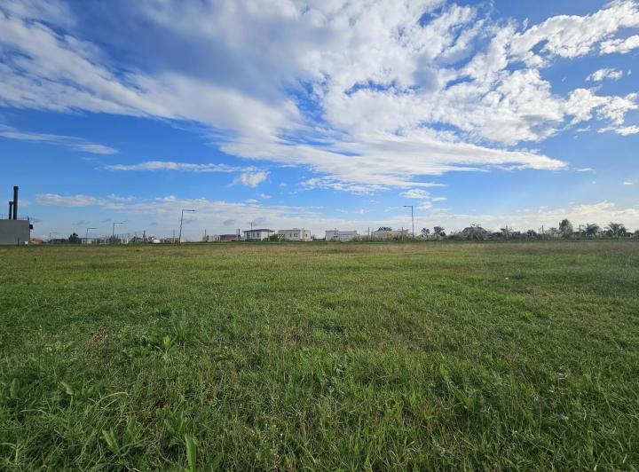 Terreno · 618m²