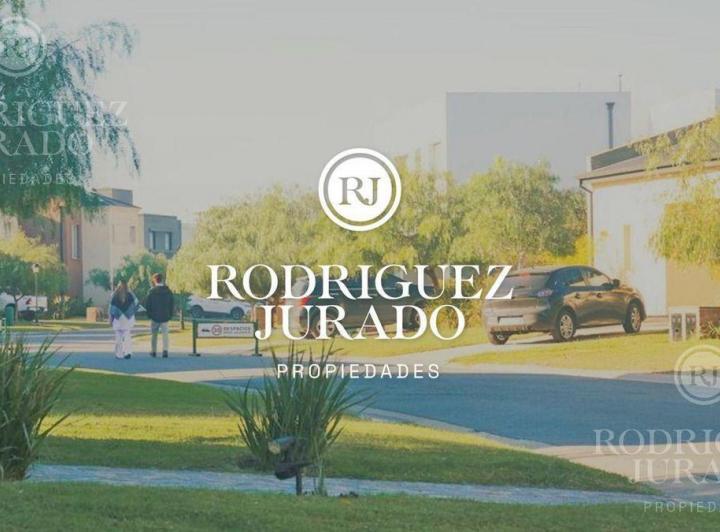 Terreno · 807m²