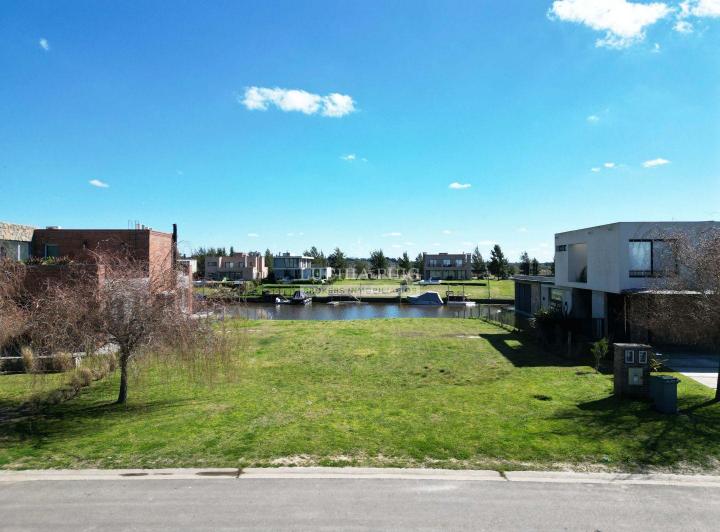 Terreno · 900m²