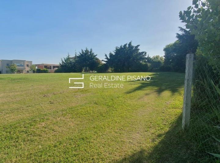 Terreno · 917m²