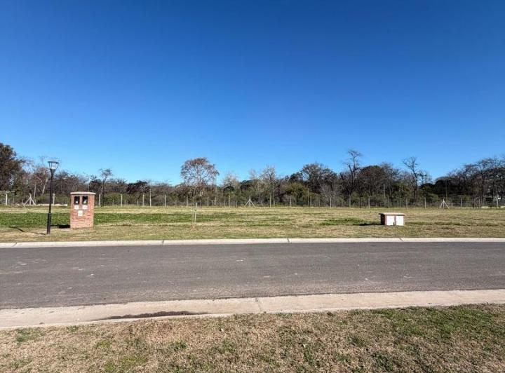 Terreno · 700m²