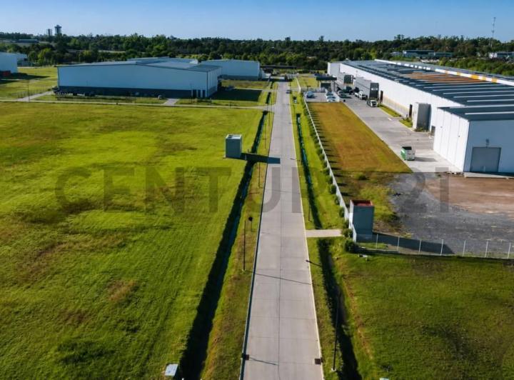 Terreno · 10740m² · 10 Cocheras
