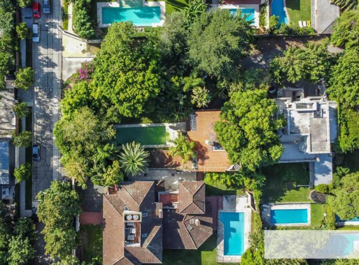 Terreno · 841m²