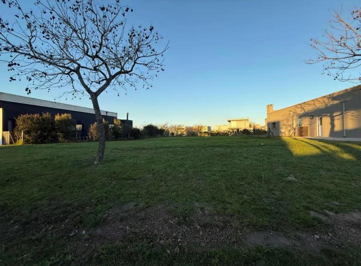 Terreno · 693m²