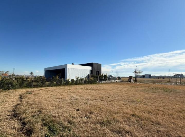 Terreno · 620m²