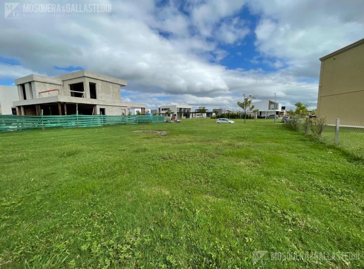 Terreno · 630m²