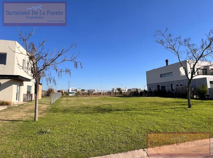 Terreno · 587m²