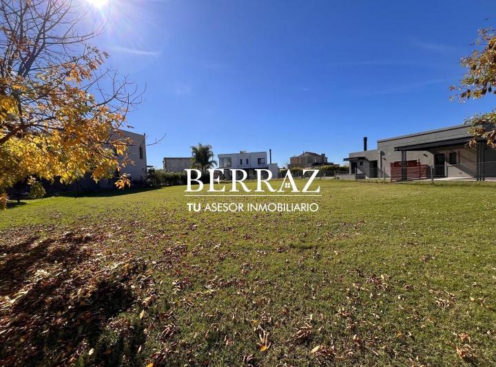 Terreno · 784m²