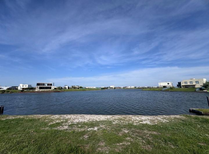 Terreno · 862m²