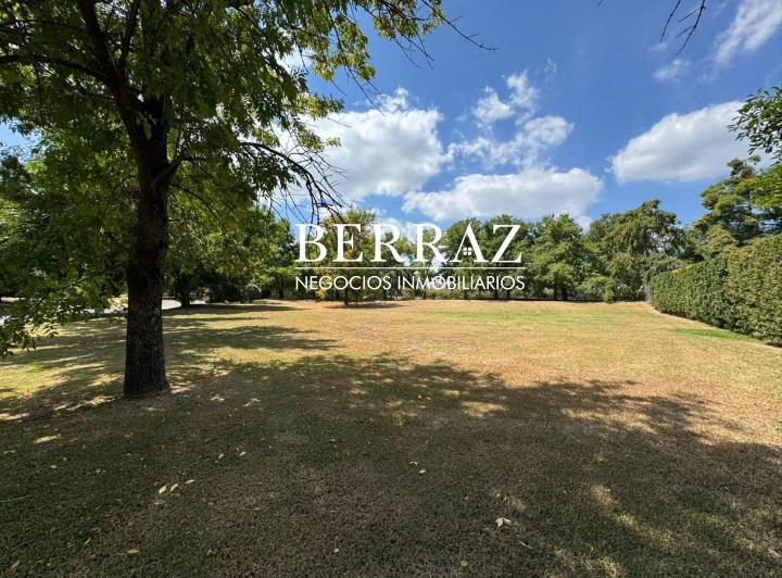 Terreno · 1162m²