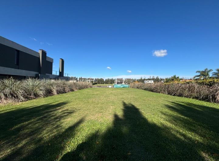 Terreno · 1200m²