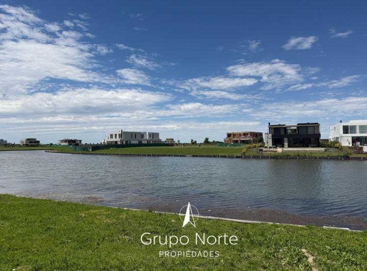 Terreno · 947m²