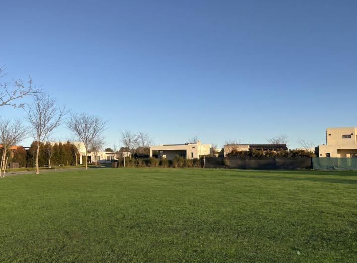 Terreno · 561m²