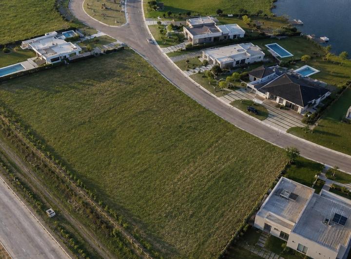 Terreno · 820m²