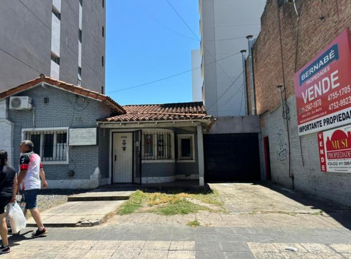 Terreno · 220m² · 2 Dormitorios