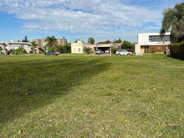 Terreno · 1761m²