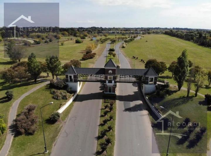 Terreno · 715m²