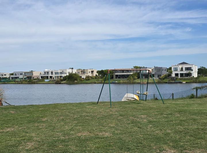 Terreno · 796m² · 1 Ambiente