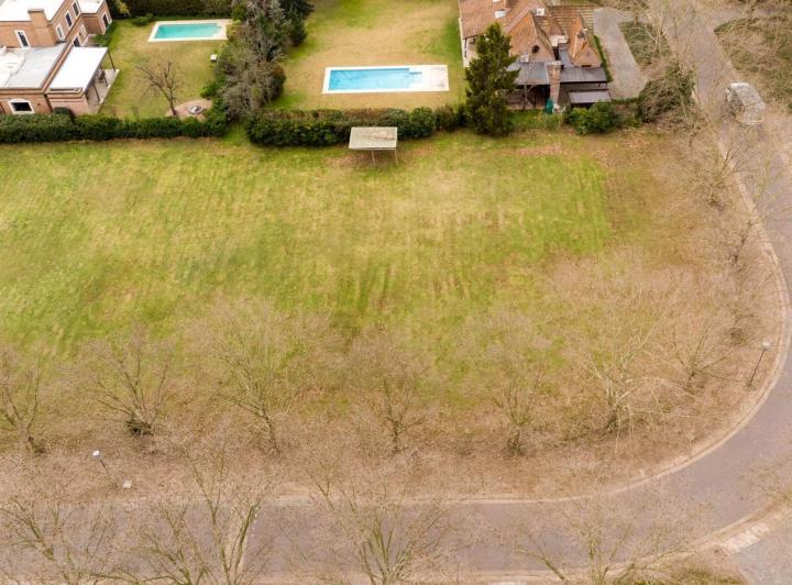 Terreno · 1819m²