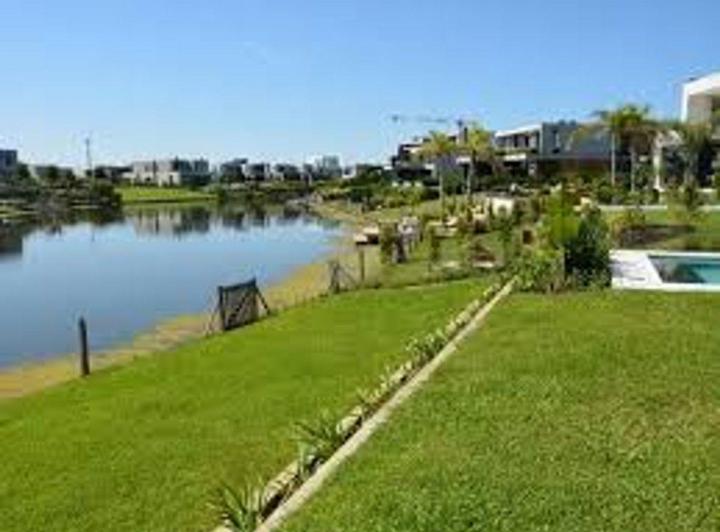 Terreno · 714m²