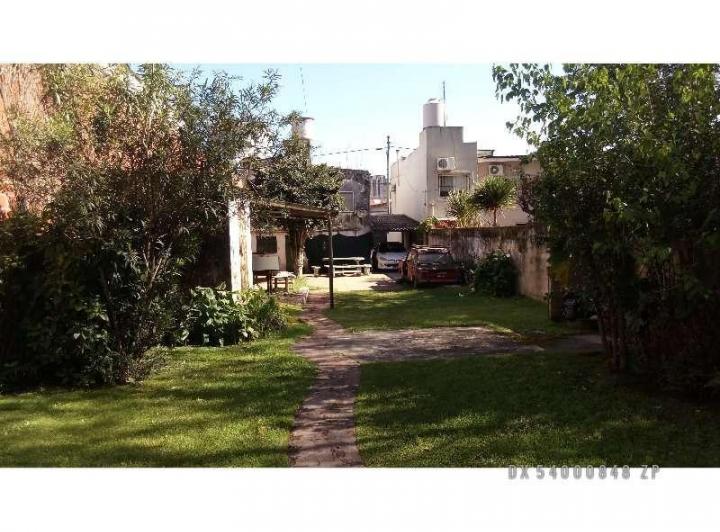 Terreno · 100m² · 1 Ambiente · 4 Cocheras